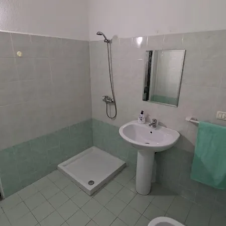 Bjorn's Cosy Apartamento Durrës